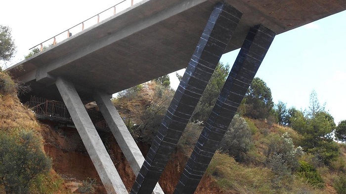  مزایای استفاده از مصالح FRP در مقاوم سازی پل ها عبارتند از: