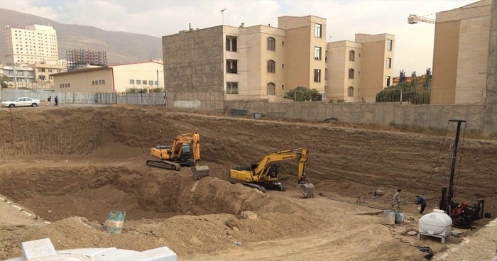  عملیات حفاری، تقویت ساختمان و آزمایش خاک